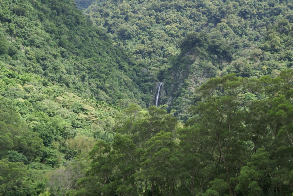 罗山瀑布 摄影：Eva隨手拍