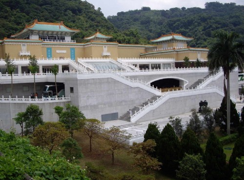 Discover Taipei by Taipei MRT - Cultural Tour in Shilin area