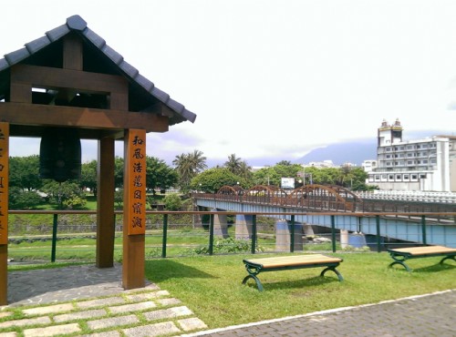 和平廣場-和平鐘與曙光橋