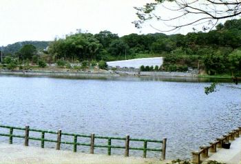 美丽湖景 摄影：呂玫瑢
