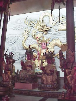 供俸佛像 摄影：郭香妙
