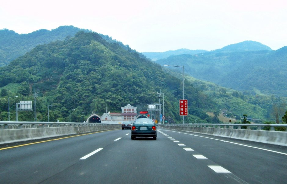 雪山隧道前路段风景 摄影：林仲哲