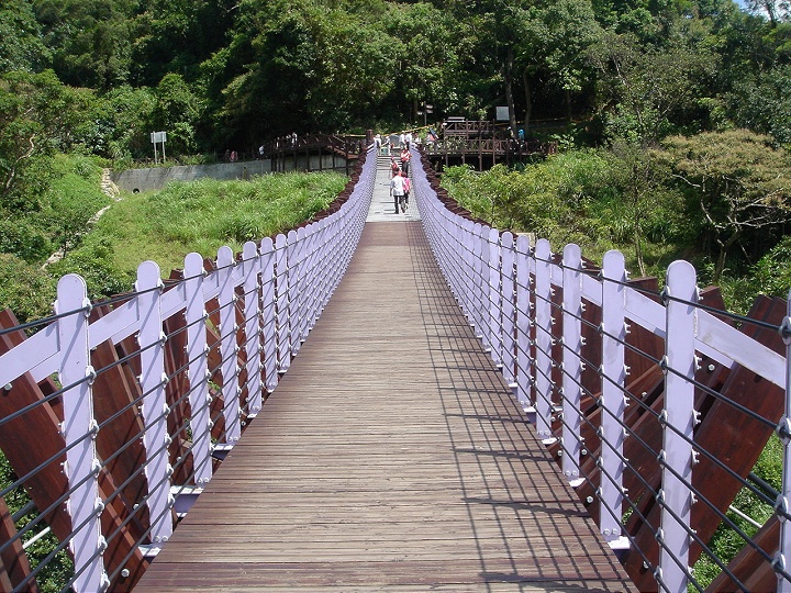 白石湖吊橋 攝影：陳美吟