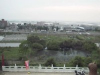 眺望山下<br/> 摄影：郭香妙