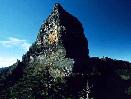 大霸尖山 摄影：老山羊資訊網