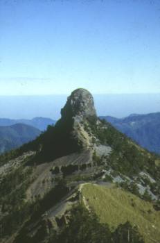 夏天的小霸尖山 摄影：陳勇霖