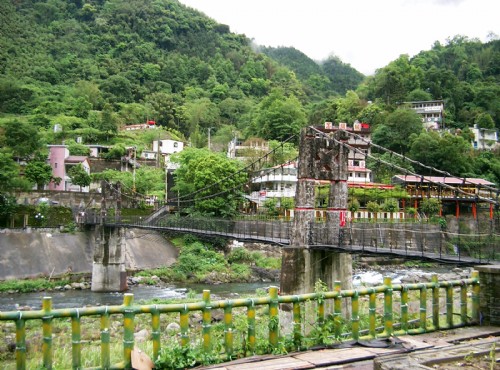 清泉溫泉區-清泉吊橋