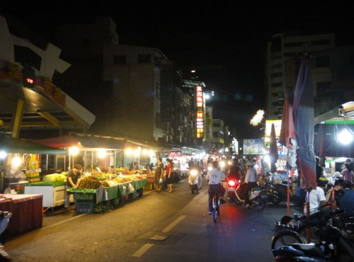 自強夜市(苓雅夜市)