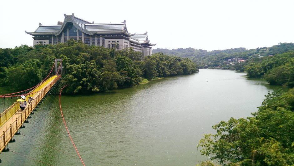 峨眉湖与天恩弥勒佛院 摄影：Eva隨手拍