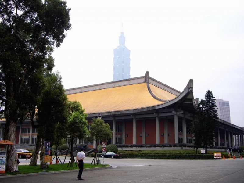 侧拍国父纪念馆 摄影：老山羊部落格