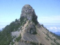 秋天的小霸尖山<br/> 摄影：陳勇霖