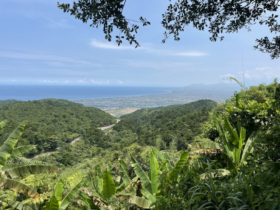在石牌县界公园可远眺龟山岛及兰阳平原景致 摄影：Eva隨手拍