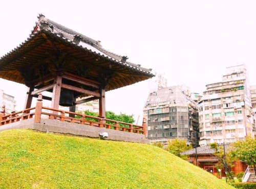 西本願寺廣場-鐘樓為西本願寺廣場制高點