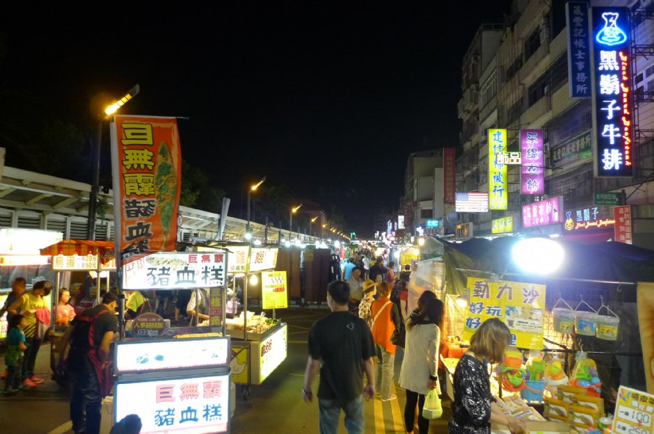 中坜夜市(新明夜市) 摄影：Eva隨手拍