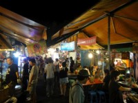 热闹的夜市<br/> 摄影：旅遊王攝影組