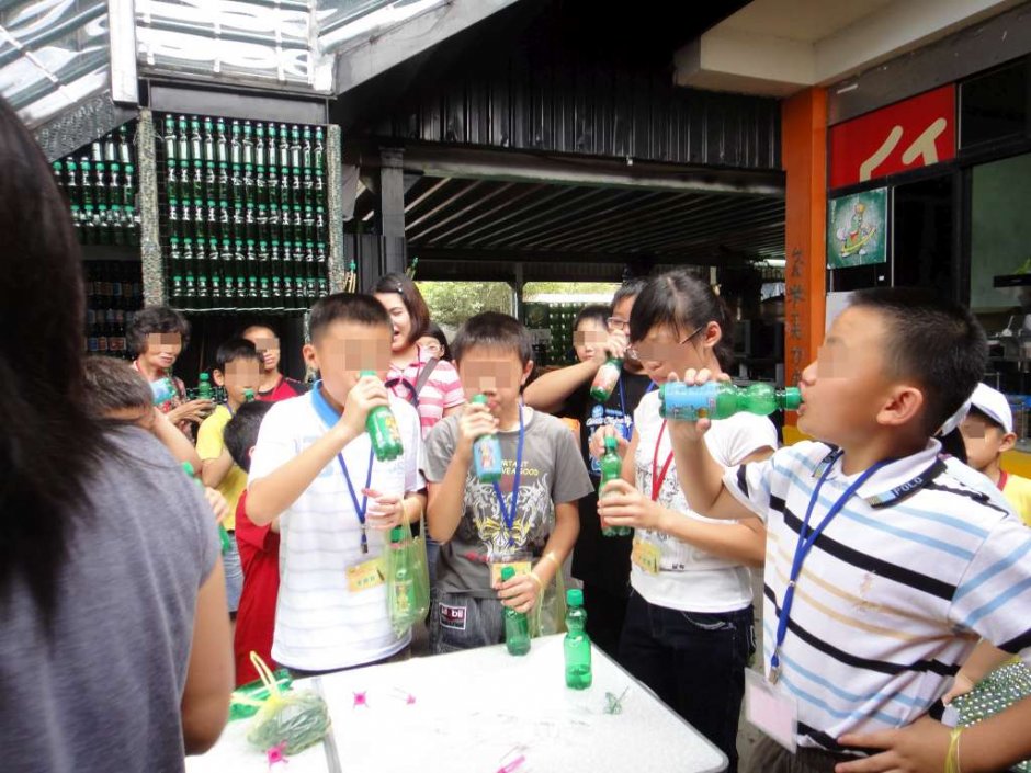 弹珠汽水DIY 摄影：大補內彈珠汽水觀光工廠