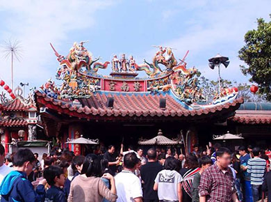 紫南宮的信眾絡繹不絕